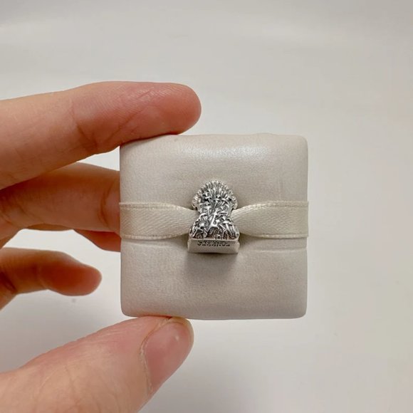 Pandora Game of Thrones The Iron Throne Charm - Picture 2 of 5